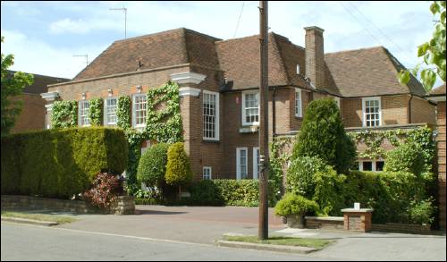 52 Winnington Road a